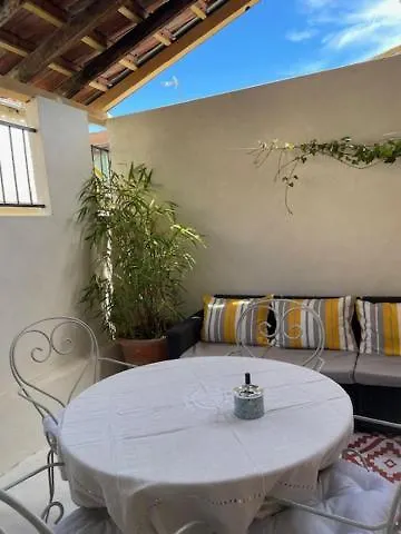 Charmante Maison De *